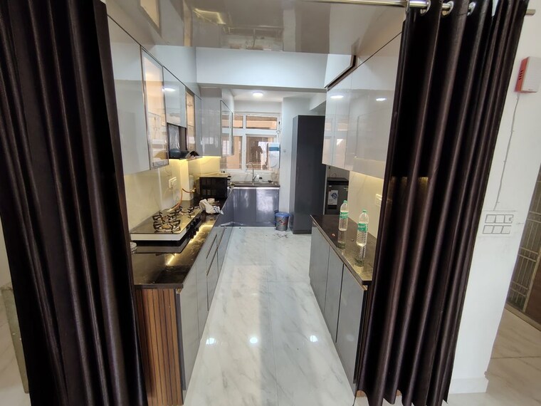 Kitchen, paras-tierea 3.5 Bedroom 1580 Sq.Ft. Apartment In Sector 137 Noida 10726629
