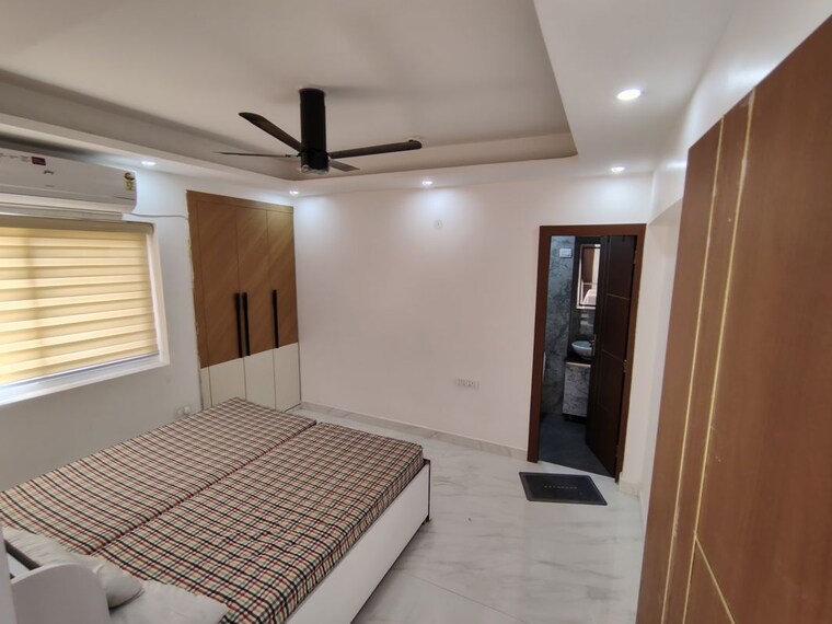 Bedroom, paras-tierea 3.5 Bedroom 1580 Sq.Ft. Apartment In Sector 137 Noida 10726629