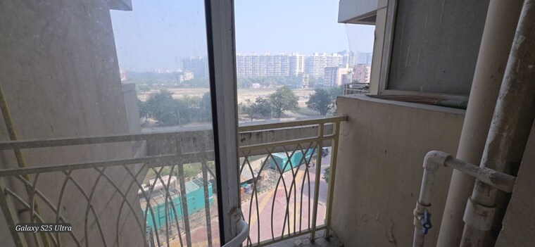 Balcony, mahagun-mywoods 2.5 Bedroom 1110 Sq.Ft. Apartment In Sector 16c Greater Noida Greater Noida 10726633