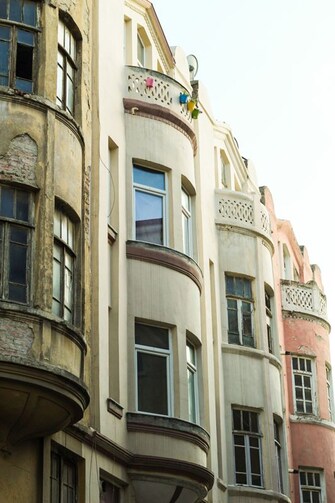 2 BHK Apartment For Sale in Khandke Building in Dadar West, Mumbai