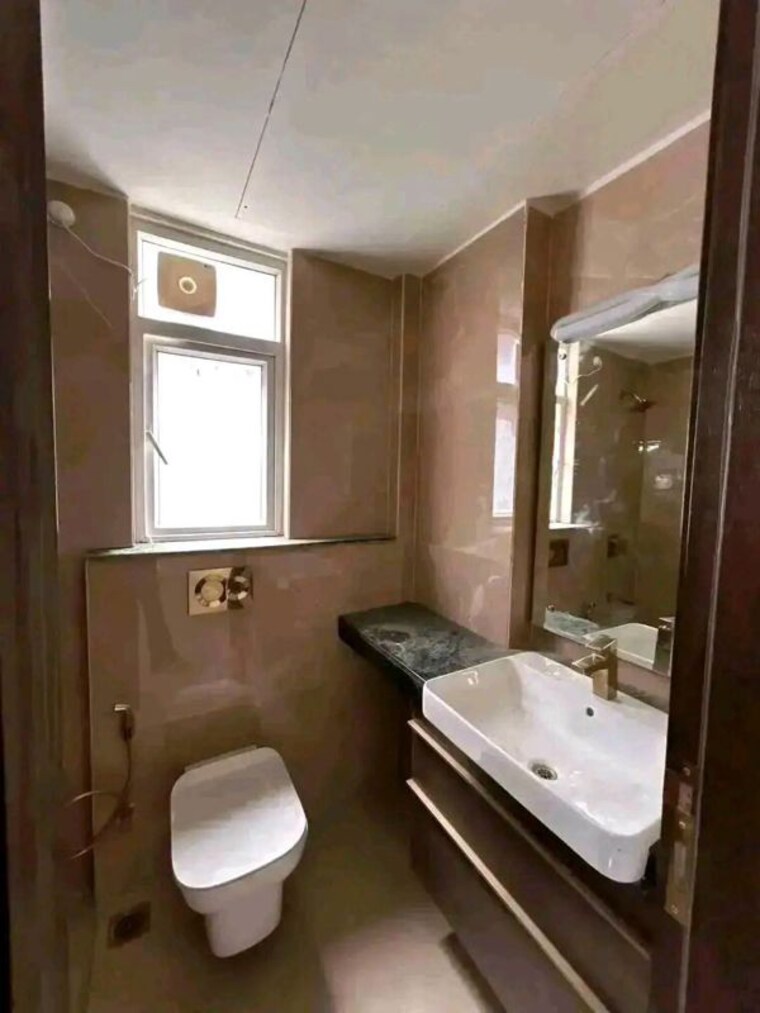 Bathroom, pitampura 3 Bedroom 1800 Sq.Ft. Builder Floor In Pitampura Delhi 10726715
