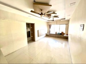 Room in 3 BHK Apartment at Mulund West – for Sale
