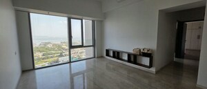 Room in 2 BHK Apartment at Piramal Aranya, Byculla – for Rent