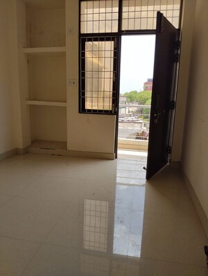 Room in 1 BHK Builder Floor at Neb Sarai – for Rent