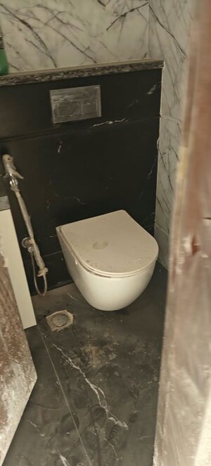 Bathroom in 4 BHK Builder Floor at Unitech Nirvana Country Cedar Crest, Sector 50 – for Rent