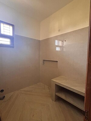 Room in 6 BHK Independent House at Sector 88 – for Rent