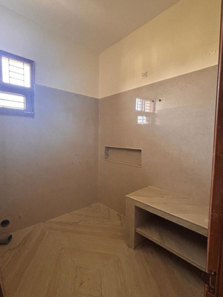 Room, sector 88 6 Bedroom 400 Sq.Yd. Independent House In Sector 88 Mohali 10726760