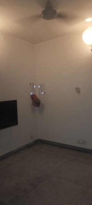 Furnished Amenities in 3 BHK Apartment at Sarita Vihar – for Rent