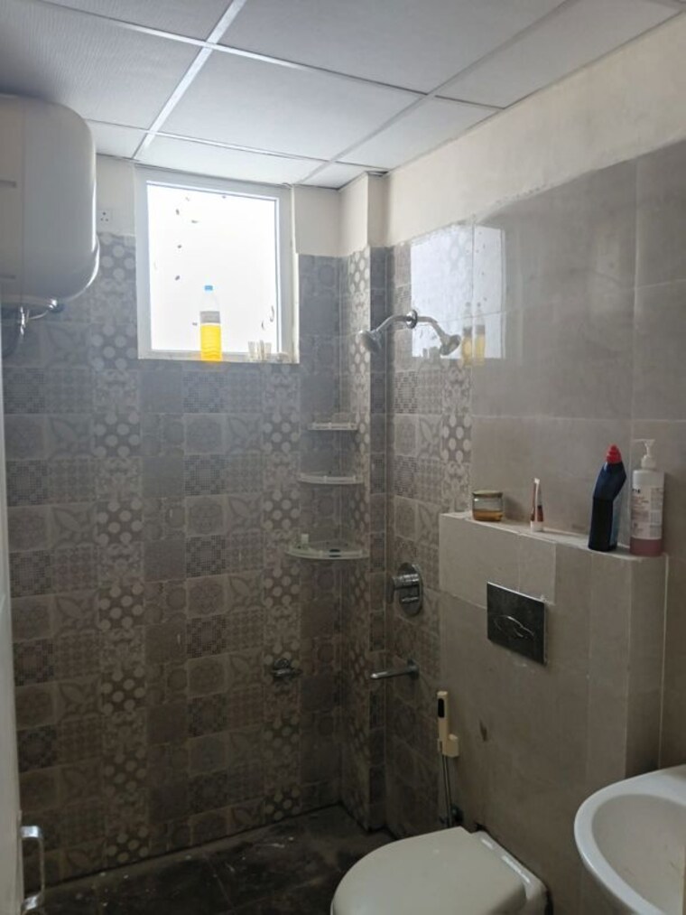 Bathroom, ambala highway 3 Bedroom 1560 Sq.Ft. Apartment In Ambala Highway Zirakpur 10726771