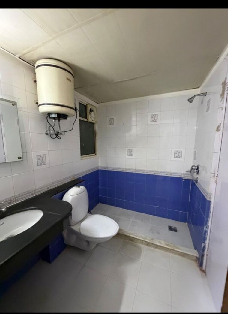 Bathroom, suncity-essel-tower 3 Bedroom 1800 Sq.Ft. Apartment In Sector 28 Gurgaon 10726788