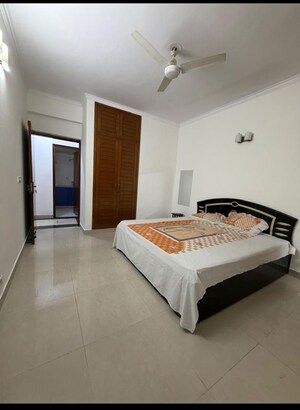 Bedroom in 3 BHK Apartment at Suncity Essel Tower, Sector 28 – for Rent