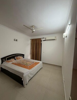 Bedroom in 3 BHK Apartment at Suncity Essel Tower, Sector 28 – for Rent