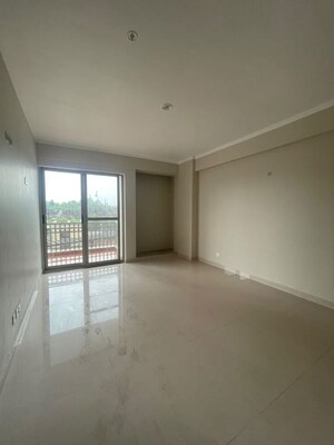 Room in 4 BHK Apartment at Eiffel Vivassa Estate, Bagiamau – for Sale