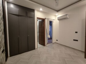 Room in 3 BHK Apartment at Raj One Good Earth, Sector 71 – for Rent