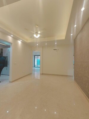 Room in 3 BHK Builder Floor at Sector 23 – for Rent