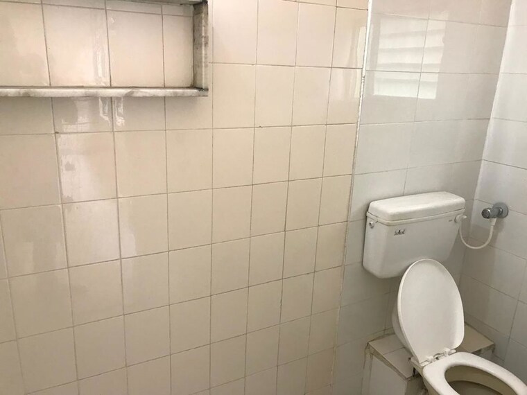 Bathroom, gayatri-plaza-karkhana 6+ Bedroom 226 Sq.Yd. Independent House In Karkhana Hyderabad 10726893