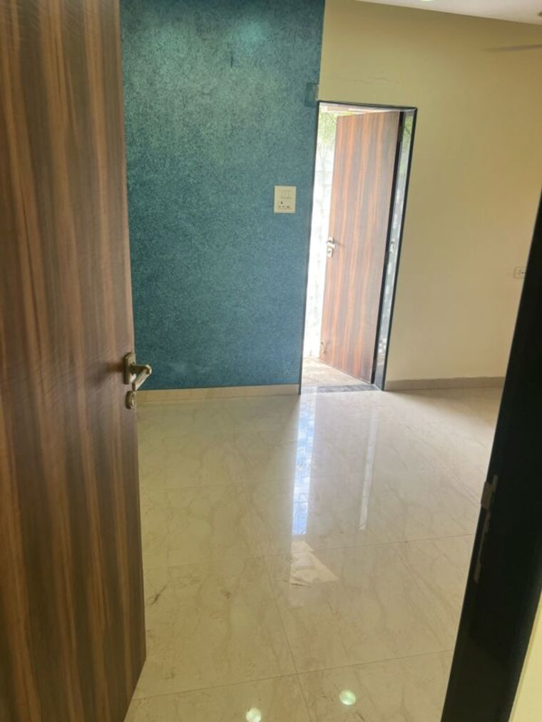 Room, new-garden-view 2 Bedroom 850 Sq.Ft. Apartment In Bandra West Mumbai 10726894