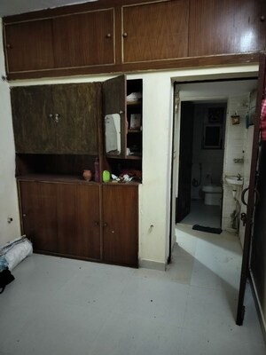 Furnished Amenities in 2 BHK Apartment at Sector 14 Dwarka – for Rent