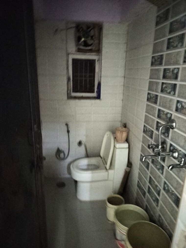 Bathroom, sector 14 dwarka 2 Bedroom 700 Sq.Ft. Apartment In Sector 14 Dwarka Delhi 10726897