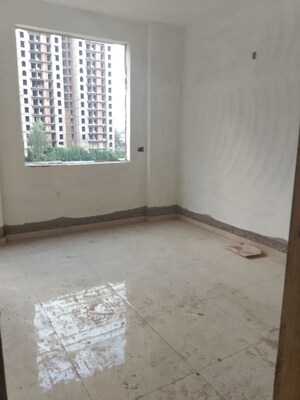 Room in 2 BHK Apartment at Omaxe Grand Omaxe, Gomti Nagar – for Sale