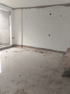 Room in 2 BHK Apartment at Omaxe Grand Omaxe, Gomti Nagar – for Sale