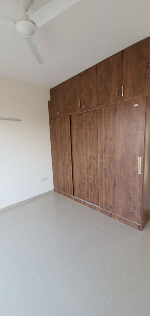 Furnished Amenities in 3 BHK Builder Floor at Emaar MGF Emerald Hills, Sector 65 – for Rent