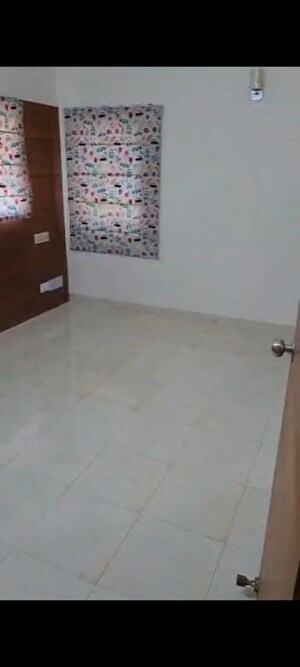 Room in 2 BHK Builder Floor at Sector 21 – for Rent