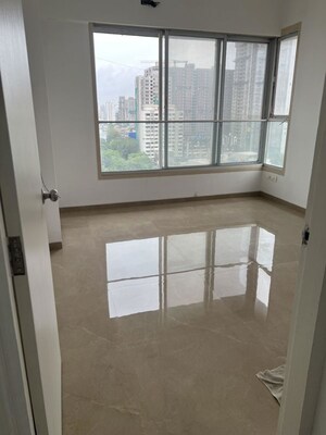 Room in 2 BHK Apartment at Tangent Sumati Heights, Matunga – for Sale