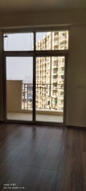 Room in  Apartment at Mahagun My Woods, Sector 16c Greater Noida – for Rent