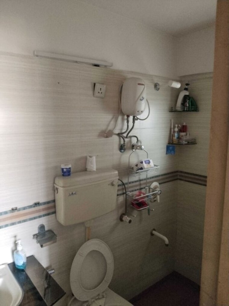 Bathroom, aum-sahil-tower 2 Bedroom 900 Sq.Ft. Apartment In Lower Parel Mumbai 10726931