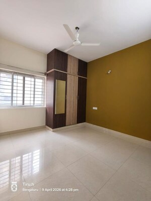 Room in 2 BHK Builder Floor at Hsr Layout Sector 2 – for Rent