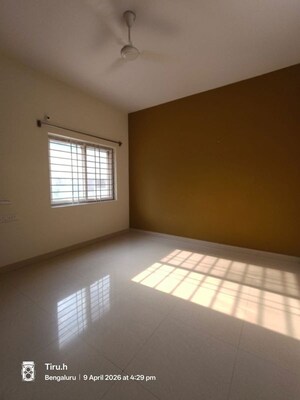 Room in 2 BHK Builder Floor at Hsr Layout Sector 2 – for Rent