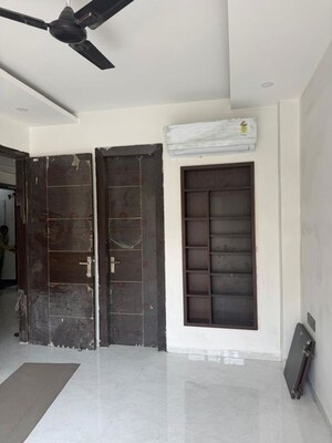Room in 3 BHK Builder Floor at Balaji Apartments Palam Vihar, Palam Vihar Extension – for Rent