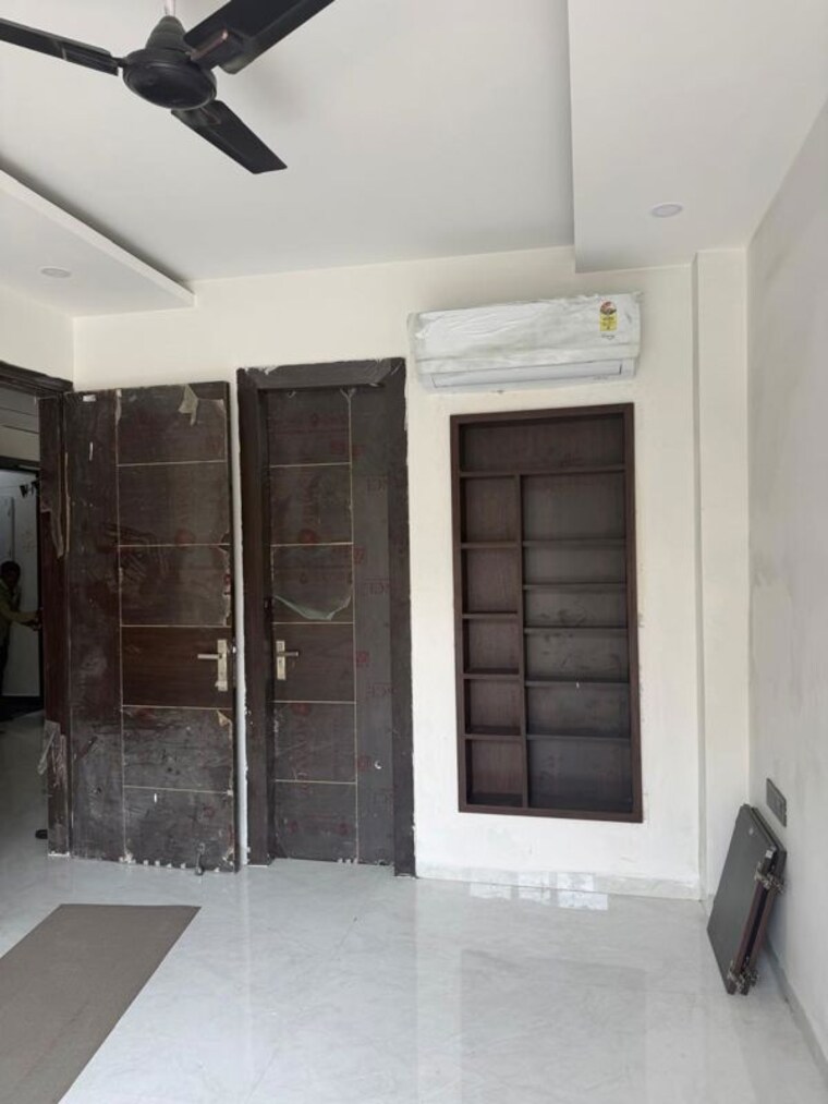 Room, balaji-apartments-palam-vihar 3 Bedroom 1800 Sq.Ft. Builder Floor In Palam Vihar Extension Gurgaon 10726928
