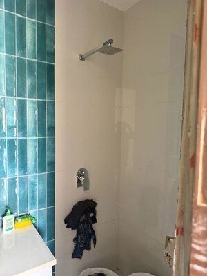 Bathroom in 3 BHK Builder Floor at Balaji Apartments Palam Vihar, Palam Vihar Extension – for Rent