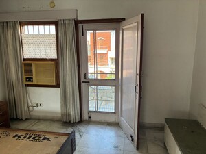 Room in 2 BHK Builder Floor at Sector 11 – for Rent