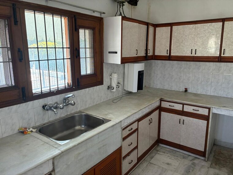 Kitchen, sector 11 2 Bedroom 1000 Sq.Ft. Builder Floor In Sector 11 Chandigarh 10726957