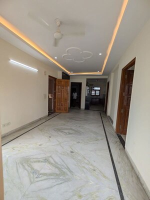 Room in 3.5 BHK Independent House at Sector 57 – for Rent