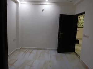 Room in 4 BHK Builder Floor at Vasundhara Sector 1 – for Rent