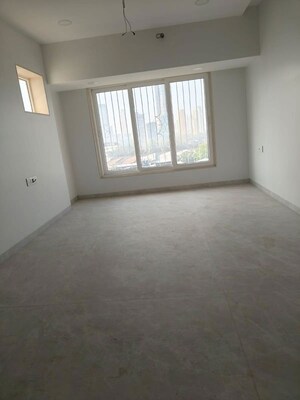 Room in 2 BHK Apartment at Matunga East – for Sale