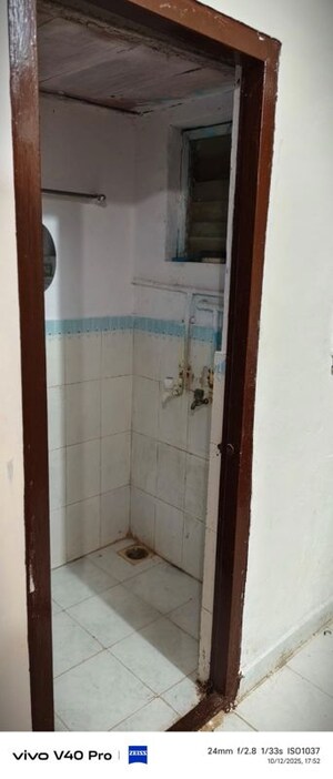Bathroom in Studio Apartment at Jankalyan Nagar – for Rent