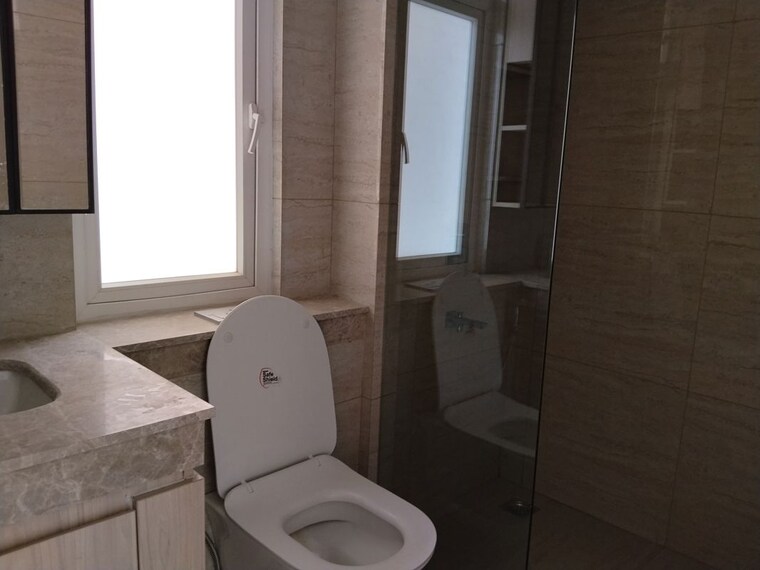 Bathroom, dlf-gardencity-enclave 3.5 Bedroom 1620 Sq.Ft. Builder Floor In Sector 93 Gurgaon 10726972