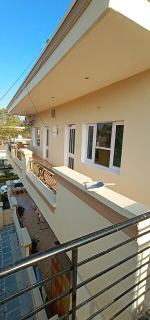 Balcony in 1 BHK Builder Floor at Sector 37 – for Rent