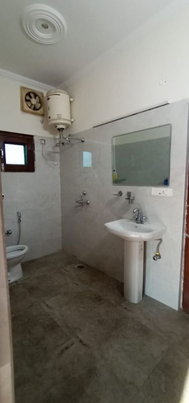 Bathroom, sector 37 1 Bedroom 800 Sq.Ft. Builder Floor In Sector 37 Chandigarh 10726998