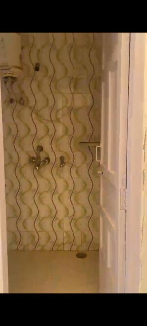 Bathroom in 1 BHK Builder Floor at Sector 20 – for Rent
