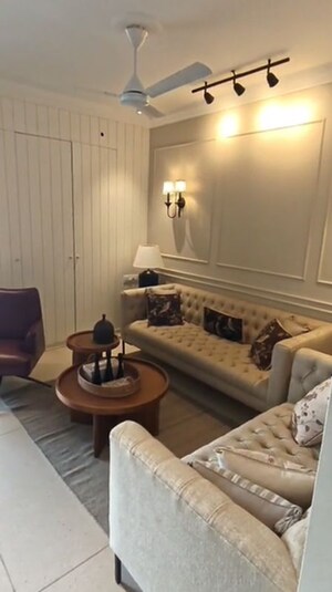 Living Room in 2 BHK Apartment at Chembur – for Rent