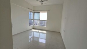 Room in 2 BHK Apartment at Wadhwa Pristine, Matunga West – for Sale