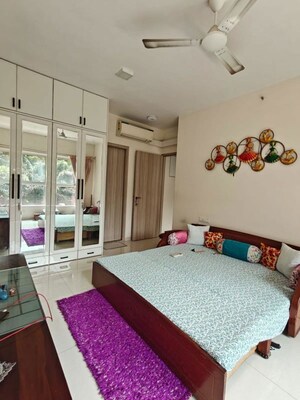 Bedroom in 2 BHK Apartment at Wadhwa Pristine, Matunga West – for Sale