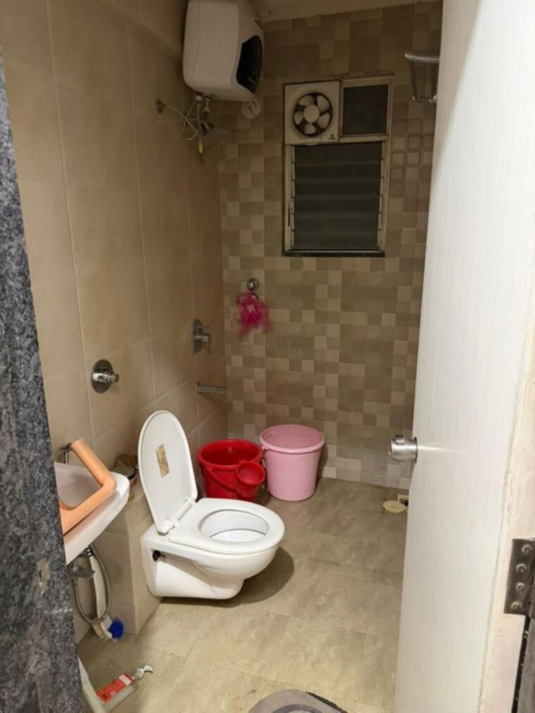 Bathroom, goel-ganga-aria 1 Bedroom 393 Sq.Ft. Apartment In Dhanori Pune 10727049