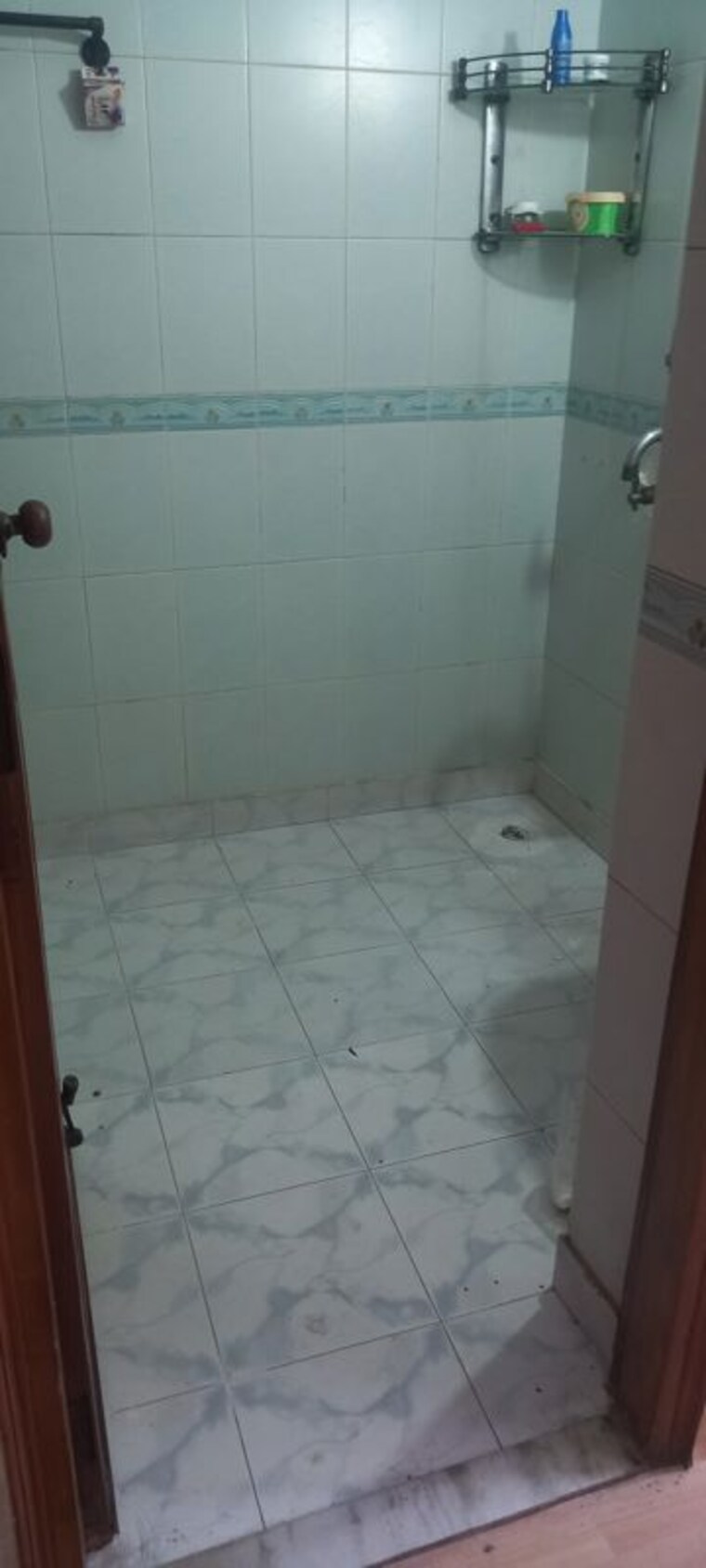 Bathroom, ip extension 2 Bedroom 900 Sq.Ft. Apartment In Ip Extension Delhi 10727065